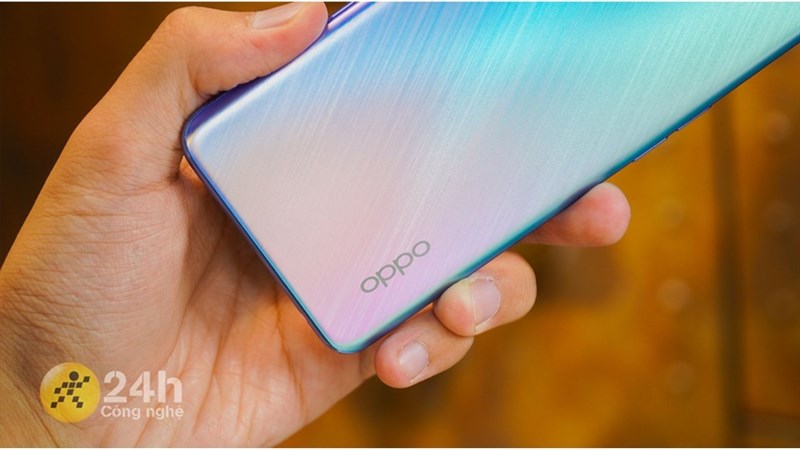 OPPO Reno9 sở hữu dung lượng RAM 8 GB hoặc 12 GB (ảnh minh họa: OPPO Reno7 5G).