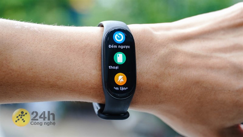Đi cùng với nhiều chế độ luyện tập và theo dõi sức khỏe thì Xiaomi Band 7 còn nhiều tính năng hấp dẫn khác Đi cùng với nhiều chế độ luyện tập và theo dõi sức khỏe thì Xiaomi Band 7 còn nhiều tính năng hấp dẫn khác