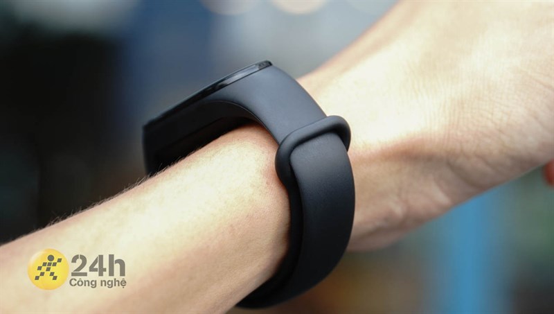 Trải nghiệm khi đeo Xiaomi Band 7 rất thoải mái và dễ chịu Trải nghiệm khi đeo Xiaomi Band 7 rất thoải mái và dễ chịu