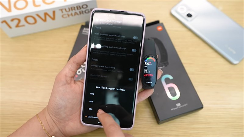 Tính năng đo SpO2 được nâng cấp hơn và có thể cảnh báo nếu dưới mức cho phép Tính năng đo SpO2 được nâng cấp hơn và có thể cảnh báo nếu dưới mức cho phép