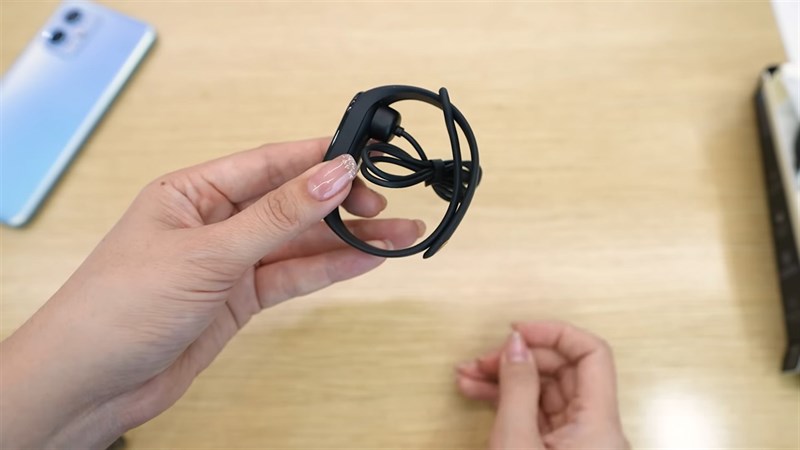 Xiaomi Band 7 vẫn sử dụng dock sạc nam châm giống như thế hệ tiền nhiệm Xiaomi Band 7 vẫn sử dụng dock sạc nam châm giống như thế hệ tiền nhiệm