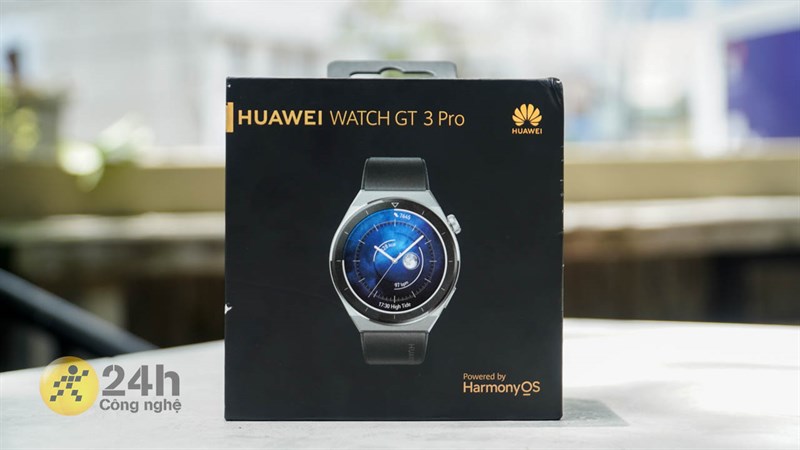 Hộp đựng của Huawei Watch GT 3 Pro phiên bản sử dụng dây silicon đen