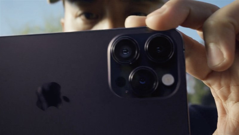 Ấn tượng đầu tiên iPhone 14 Pro: Màu tím, camera 48 MP, giá 23.5 triệu