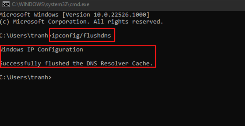 Nhập vào dòng lệnh ipconfig/flushdns và nhấn Enter. Nhập vào dòng lệnh ipconfig/flushdns và nhấn Enter.