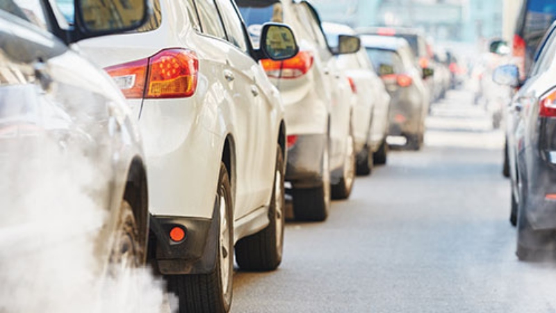 Các phương tiện sử dụng nhiên liệu xăng là nguyên nhân chính gây ra lượng khí thải CO2 ở các thành phố lớn. Nguồn: Which? magazine. Các phương tiện sử dụng nhiên liệu xăng là nguyên nhân chính gây ra lượng khí thải CO2 ở các thành phố lớn. Nguồn: Which? magazine.