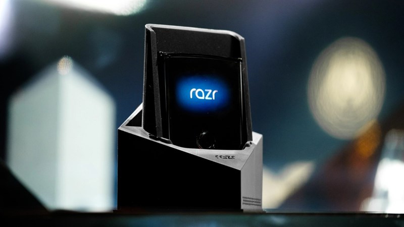 Rò rỉ giá bán Motorola Razr 3 cùng các màu sắc, sẽ ra mắt vào tháng 7 Rò rỉ giá bán Motorola Razr 3 cùng các màu sắc, sẽ ra mắt vào tháng 7