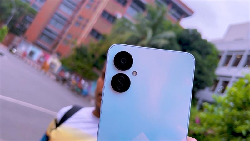 Tecno Camon 19 Neo được trang bị 3 cảm biến camera ở mặt sau