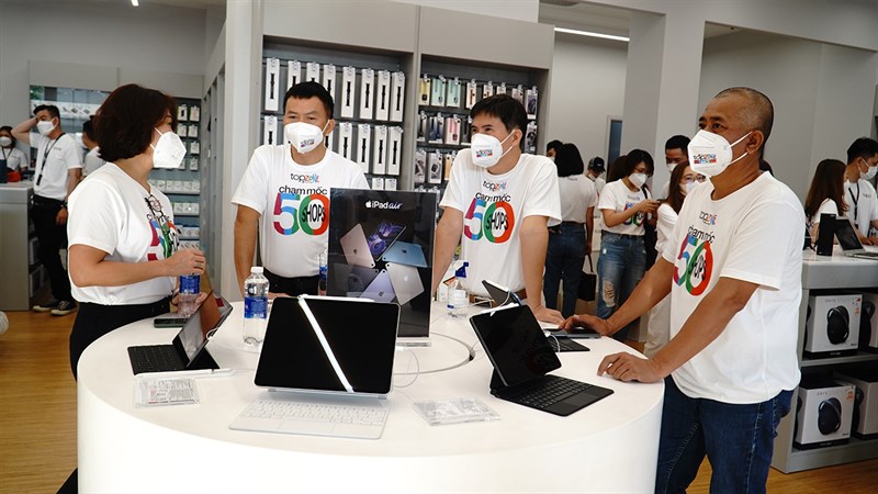 Toàn cảnh sự kiện mừng 50 shop TopZone