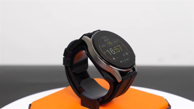 Xiaomi Imilab W12 sở hữu thiết kế mặt tròn cổ điển cùng khung viền kim loại chắc chắn Xiaomi Imilab W12 sở hữu thiết kế mặt tròn cổ điển cùng khung viền kim loại chắc chắn