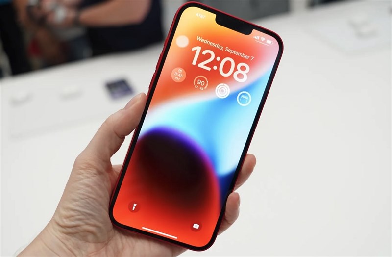 iPhone 14 và iPhone 14 Plus đều sử dụng chung chuẩn màn hình nhưng iPhone 14 Plus sẽ có không gian hiển thị lớn hơn iPhone 14 và iPhone 14 Plus đều sử dụng chung chuẩn màn hình nhưng iPhone 14 Plus sẽ có không gian hiển thị lớn hơn