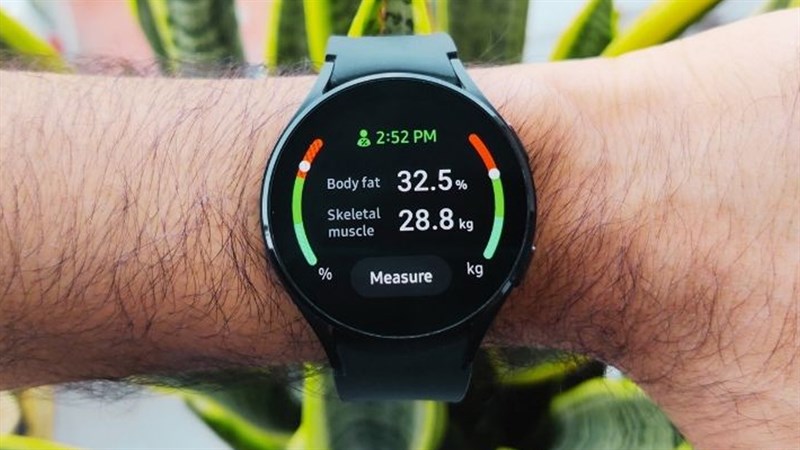 Đo thành phần cơ thể của bạn với dòng sản phẩm Galaxy Watch 4 Đo thành phần cơ thể của bạn với dòng sản phẩm Galaxy Watch 4