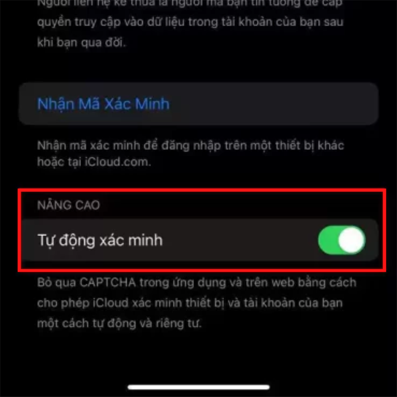 Sau khi đã vào bên trong phần Mật khẩu & Bảo mật rồi thì mọi người kéo xuống một tí sẽ thấy phần Tự động xác minh. Nhận vào nút bên cạnh bật phần Tự động xác minh này lên nhé!