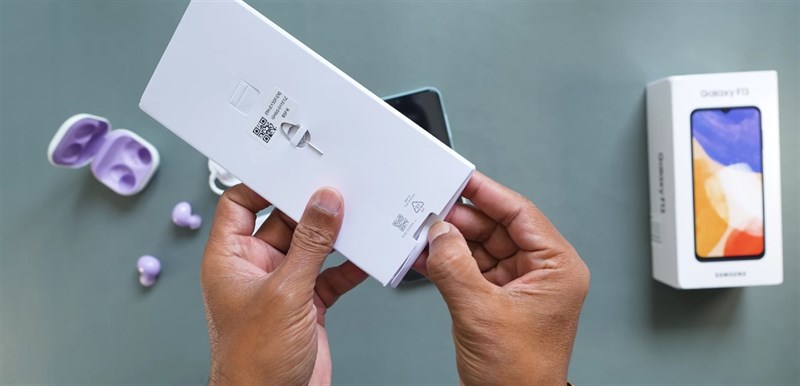 Trên tay Samsung Galaxy F13 Trên tay Samsung Galaxy F13
