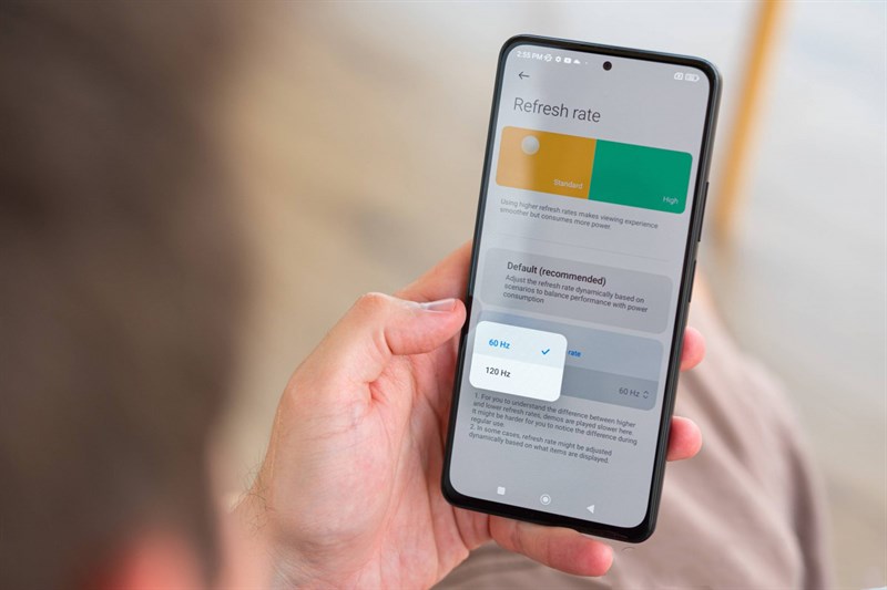 Màn hình POCO F4 có 2 tùy chọn tốc độ làm tươi là 60 Hz và 120 Hz