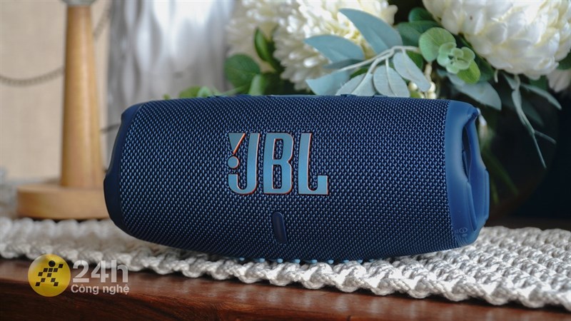 JBL Charge 5 là loa bluetooth rất đáng mua trong tầm giá 4 triệu đồng