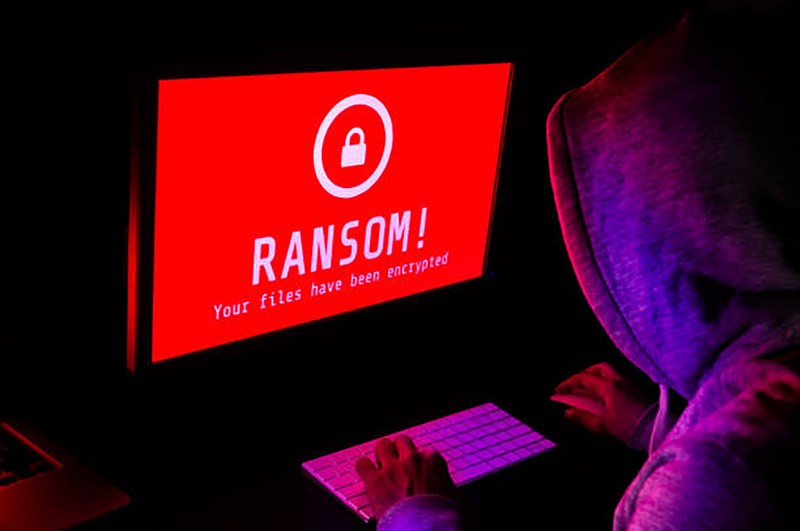 Ảnh minh họa hacker lợi dụng lỗ hỏng để tấn công bảo mật Ảnh minh họa hacker lợi dụng lỗ hỏng để tấn công bảo mật