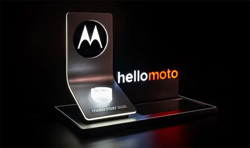 Tấm ảnh đế sạc kèm tính năng trưng bày của Moto Razr 3 Tấm ảnh đế sạc kèm tính năng trưng bày của Moto Razr 3