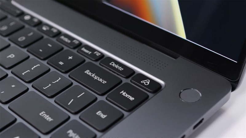 Xiaomi Book Pro 16 2022 được trang bị cảm biến vân tay ngay trên nút nguồn Xiaomi Book Pro 16 2022 được trang bị cảm biến vân tay ngay trên nút nguồn