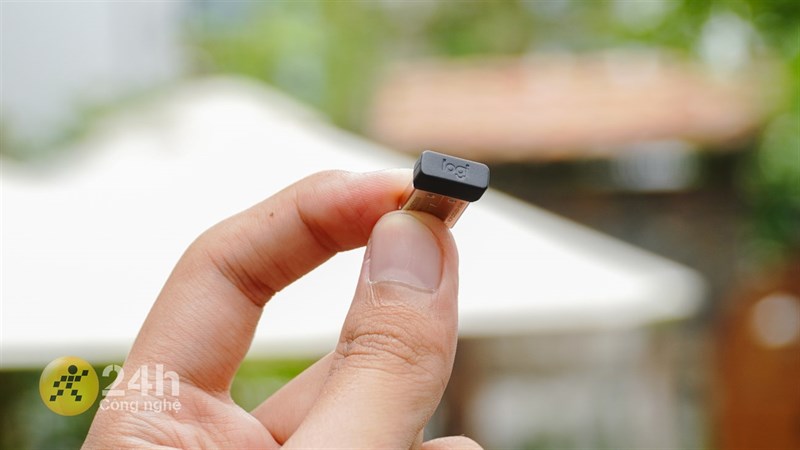 Đây là USB receiver của Logitech MX Mechanical. Đây là USB receiver của Logitech MX Mechanical.
