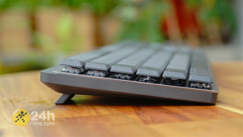 Logitech MX Mechanical sở hữu bộ keycap dạng low-cut giúp mang đến cảm giác mỏng,gọn hơn.[ Logitech MX Mechanical sở hữu bộ keycap dạng low-cut giúp mang đến cảm giác mỏng,gọn hơn.[