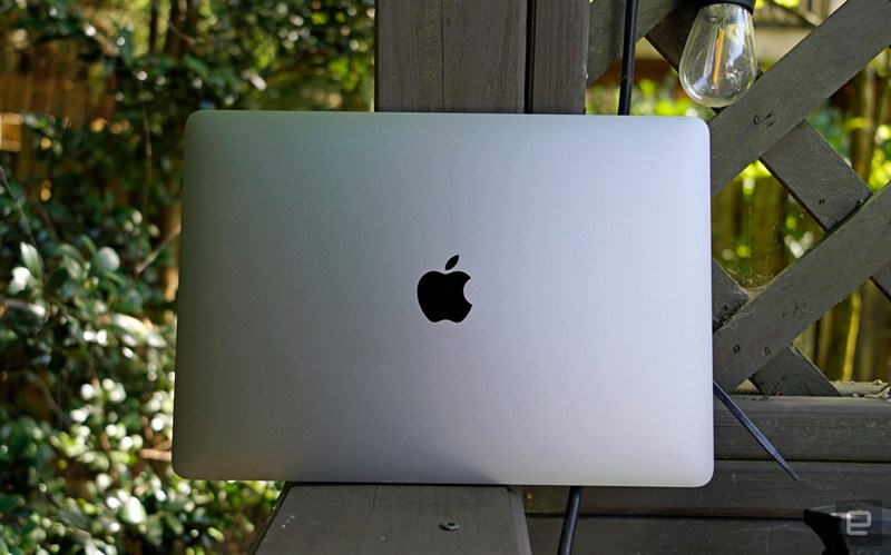Macbook Pro M2 2022 vẫn có thiết kế nguyên khối quen thuộc Macbook Pro M2 2022 vẫn có thiết kế nguyên khối quen thuộc