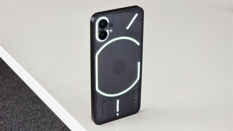 Nothing Phone (2) có gì mới: Snapdragon 8 Gen 2, sạc nhanh 45 W Nothing Phone (2) có gì mới: Snapdragon 8 Gen 2, sạc nhanh 45 W