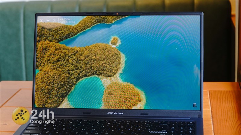 Khi xem video, xem phim giải trí trên VivoBook 15X OLED thì mình cảm thấy hài lòng về chất lượng hiển thị của máy. Khi xem video, xem phim giải trí trên VivoBook 15X OLED thì mình cảm thấy hài lòng về chất lượng hiển thị của máy.