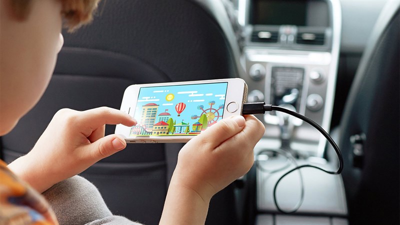 Cảnh báo: Có khả năng bị điện giật khi sử dụng điện thoại đang sạc pin