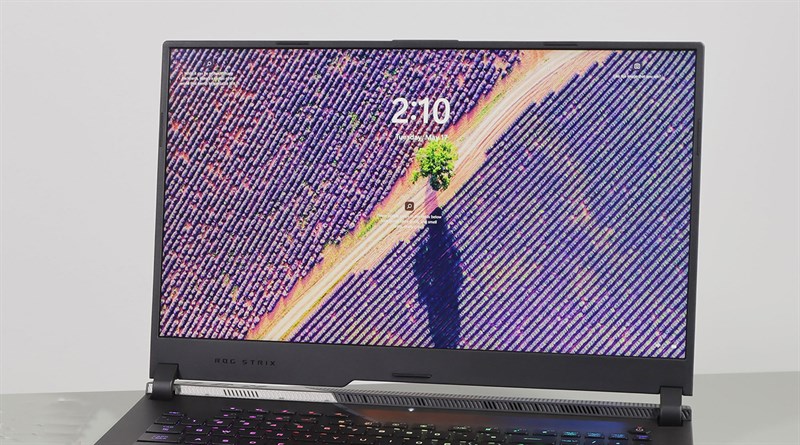 ASUS ROG Strix SCAR 17 SE một màn hình lớn với kích thước 17.3 inch cùng độ phân giải QHD (2.560 x 1.440). ASUS ROG Strix SCAR 17 SE một màn hình lớn với kích thước 17.3 inch cùng độ phân giải QHD (2.560 x 1.440).