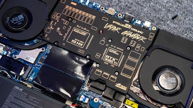 ASUS ROG Strix SCAR 17 SE sở hữu con chip Intel Core i9-12950HX Processor và GPU NVIDIA GeForce RTX 3080 Ti. ASUS ROG Strix SCAR 17 SE sở hữu con chip Intel Core i9-12950HX Processor và GPU NVIDIA GeForce RTX 3080 Ti.