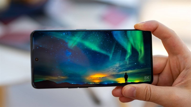 OPPO Reno8 Pro được trang bị màn hình AMOLED E4 với độ phân giải Full HD+