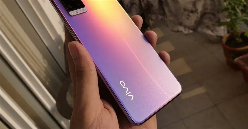 Hình ảnh Vivo V25 bị rò rỉ với vẻ ngoài bắt mắt Hình ảnh Vivo V25 bị rò rỉ với vẻ ngoài bắt mắt