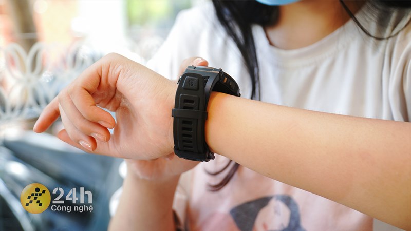 Chiếc đồng hồ sẽ tự động nhận diện môn thể thao mà bạn đang luyện tập một cách nhanh chóng. Chiếc đồng hồ sẽ tự động nhận diện môn thể thao mà bạn đang luyện tập một cách nhanh chóng.