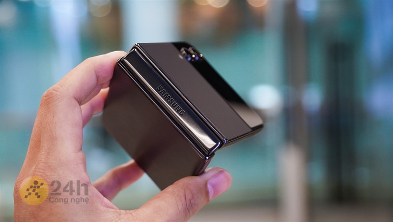 Có nên mua Galaxy Z Flip4? Đỉnh cao công nghệ trong hình hài của sự tiện dụng Có nên mua Galaxy Z Flip4? Đỉnh cao công nghệ trong hình hài của sự tiện dụng
