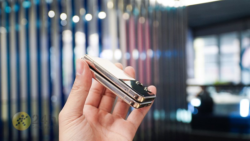 Có nên mua Galaxy Z Flip4? Đỉnh cao công nghệ trong hình hài của sự tiện dụng Có nên mua Galaxy Z Flip4? Đỉnh cao công nghệ trong hình hài của sự tiện dụng