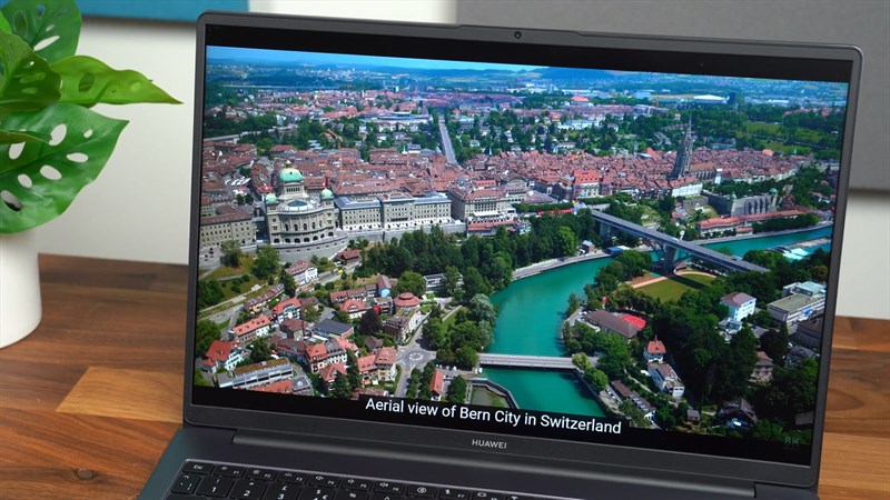 Huawei MateBook D16 được trang bị màn hình IPS với nhiều tính năng hiển thị ấn tượng