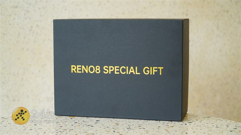Trên tay bộ quà tặng OPPO Reno8 series Trên tay bộ quà tặng OPPO Reno8 series