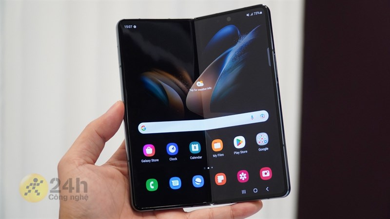 Galaxy Z Fold4 vẫn sở hữu một màn hình có kích thước ấn tượng như thế hệ tiền nhiệm.