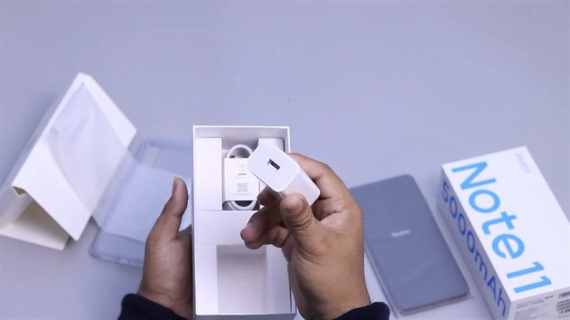 Trên tay Redmi Note 11 SE 5G: Thiết kế độc đáo, hiệu năng tốt, pin khá