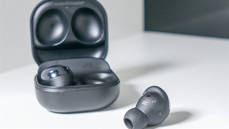 Galaxy Buds 2 Pro có thể sẽ ra mắt trong sự kiện Galaxy Unpacked sắp tới với giá khoảng từ 229 USD (khoảng 5.35 triệu đồng) Galaxy Buds 2 Pro có thể sẽ ra mắt trong sự kiện Galaxy Unpacked sắp tới với giá khoảng từ 229 USD (khoảng 5.35 triệu đồng)