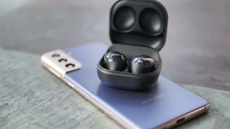 Galaxy Buds 2 Pro có thiết kế nhỏ gọn, tương tự như Galaxy Buds Pro về màu sắc Galaxy Buds 2 Pro có thiết kế nhỏ gọn, tương tự như Galaxy Buds Pro về màu sắc