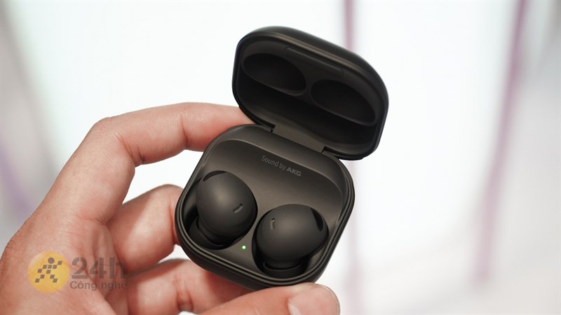 Cặp tai nghe Galaxy Buds2 Pro sở hữu thiết kế khí động học, kết hợp cùng công nghệ chống ồn ANC giúp lọc gió, tạp âm tốt hơn Cặp tai nghe Galaxy Buds2 Pro sở hữu thiết kế khí động học, kết hợp cùng công nghệ chống ồn ANC giúp lọc gió, tạp âm tốt hơn
