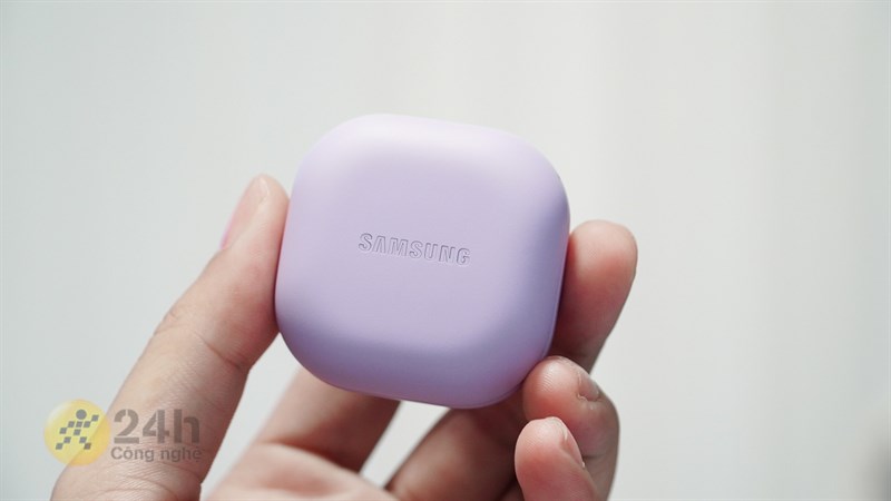 Hộp sạc của Galaxy Buds2 Pro trông thật nhỏ gọn nhưng quý phái Hộp sạc của Galaxy Buds2 Pro trông thật nhỏ gọn nhưng quý phái