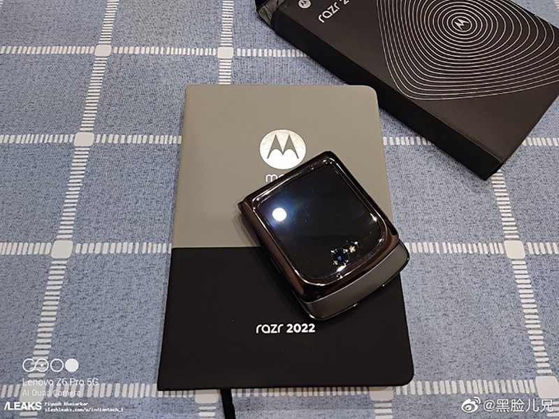 Hình ảnh thực tế Moto Razr 2022 Hình ảnh thực tế Moto Razr 2022