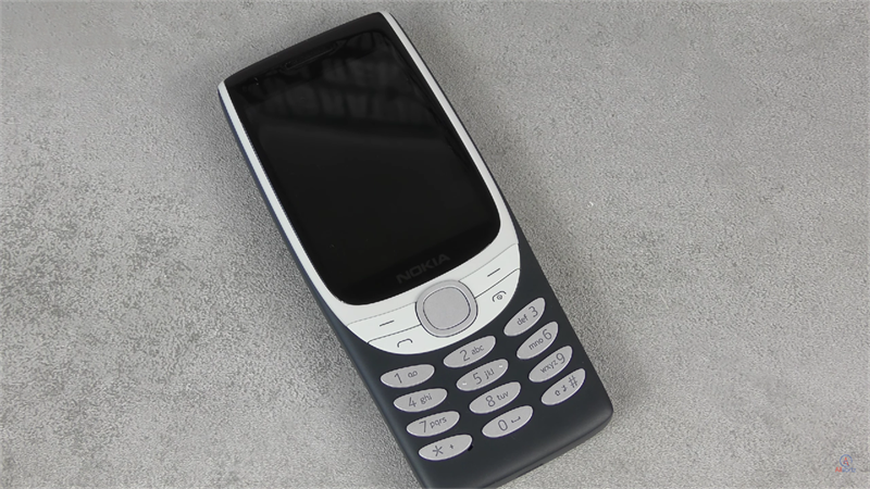 Trên tay Nokia 8210 4G