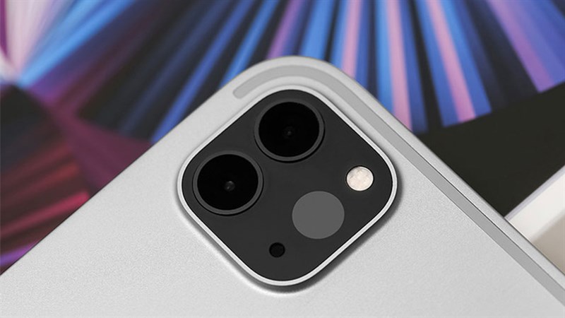 iPad Pro M1 11 inch được trang bị một camera 12 MP và một camera 10 MP. iPad Pro M1 11 inch được trang bị một camera 12 MP và một camera 10 MP.