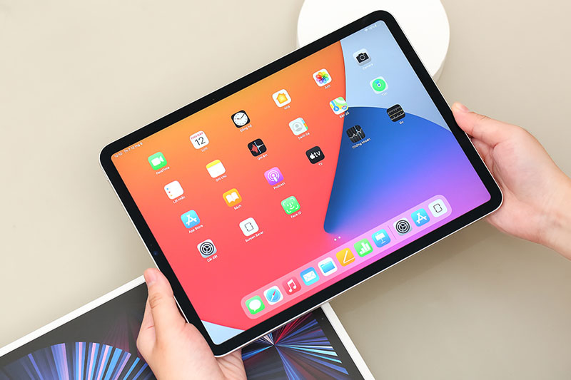 Màn hình Liquid Retina của iPad Pro M1 11 inch 2021 có khả năng hiển thị rõ ràng, màu sắc bắt mắt. Màn hình Liquid Retina của iPad Pro M1 11 inch 2021 có khả năng hiển thị rõ ràng, màu sắc bắt mắt.