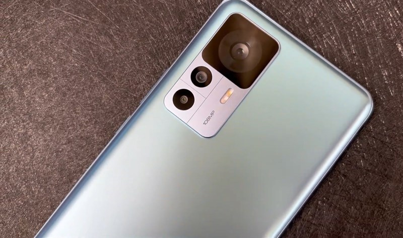Camera góc siêu rộng sử dụng cảm biến Samsung S5K4H7 8 MP.