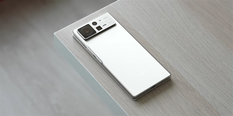 Trên tay Xiaomi MIX Fold 2