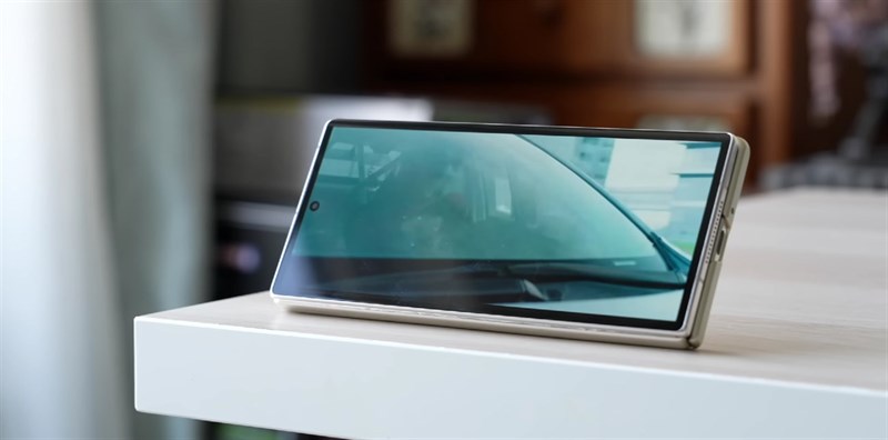 Trên tay Xiaomi MIX Fold 2